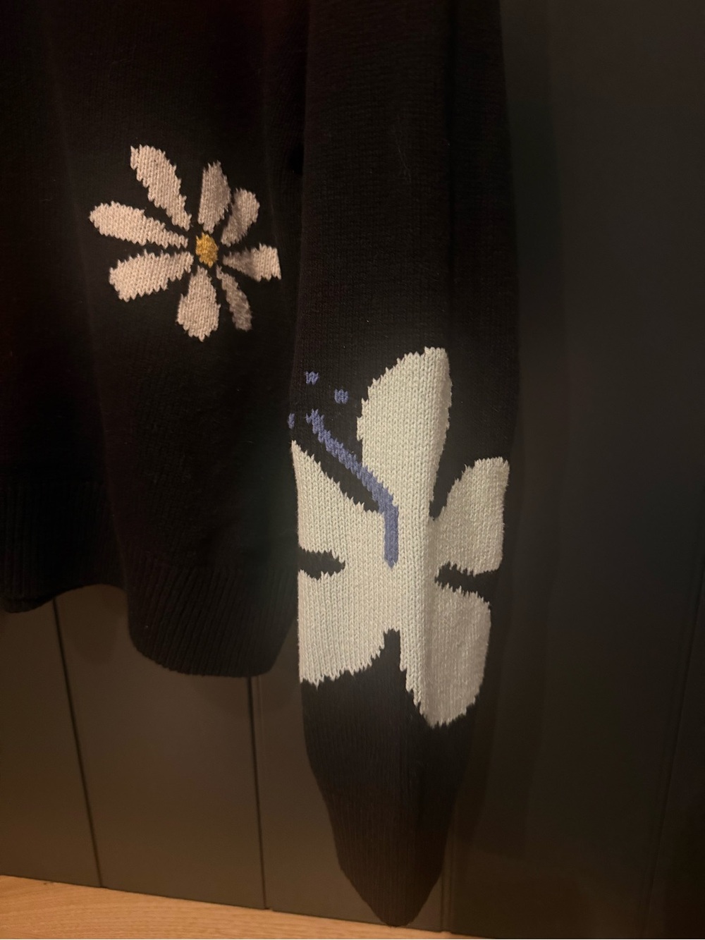 🌺 Rails Zoey Hibiscus Black Floral Knit Crewneck Sweater 🌺 - Picture 7 of 15